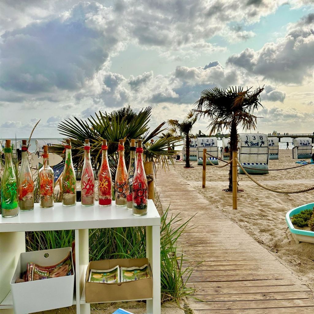 Strandkörbe an der Seebrücke