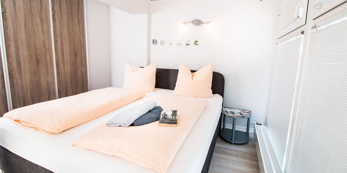 Schlafzimmer (M1)