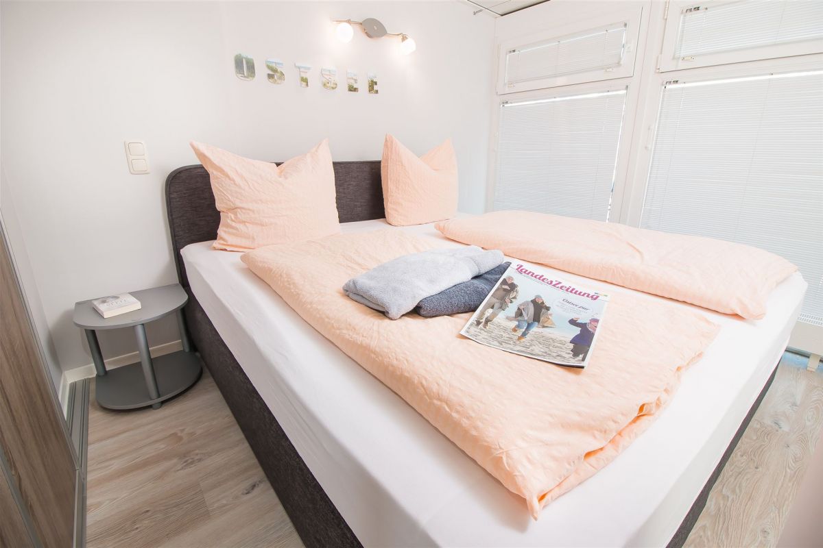 Schlafzimmer (M1)