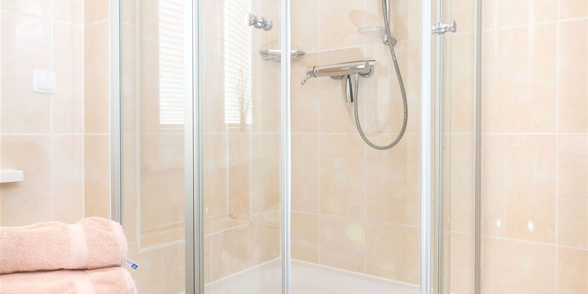 Dusche (M2)