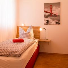 Schlafzimmer 2 (M5)
