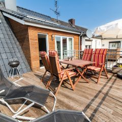 Dachterrasse mit Sonnenschirm (K3)
