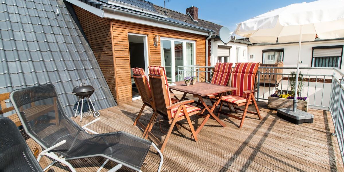 Dachterrasse mit Sonnenschirm (K3)