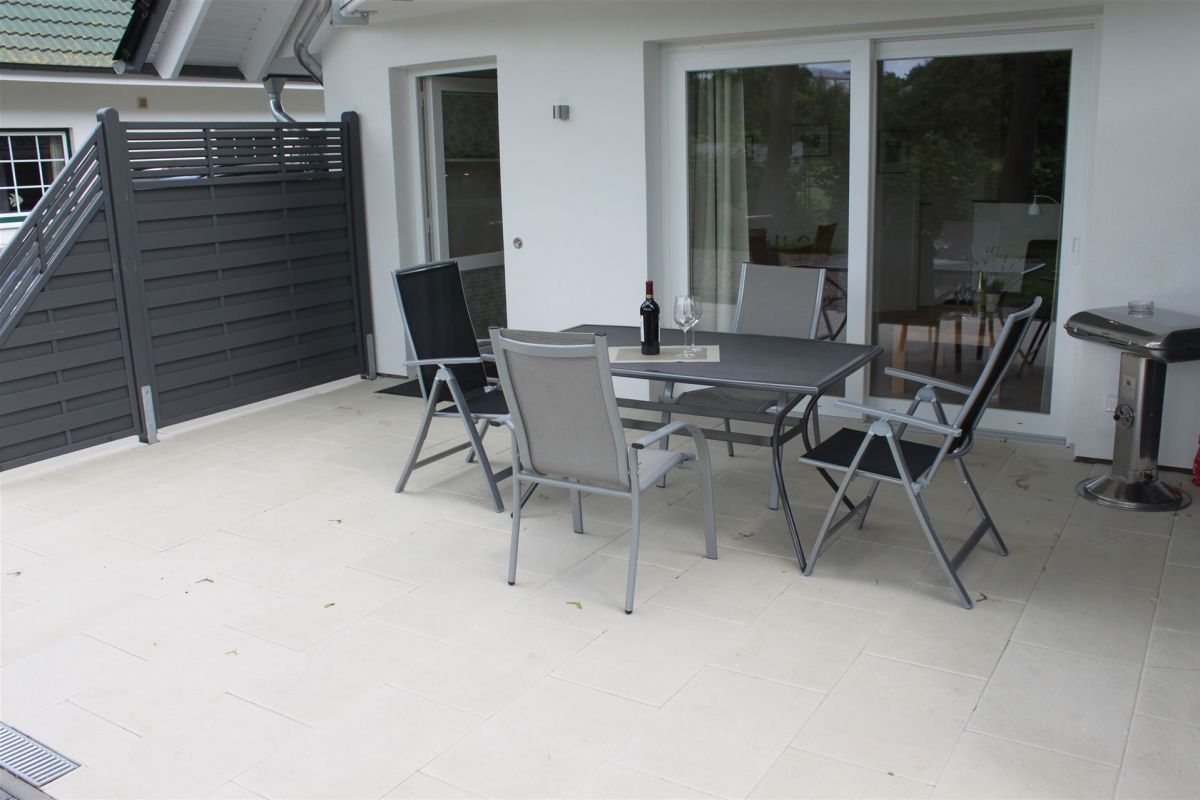 Terrasse mit Grill (L2)