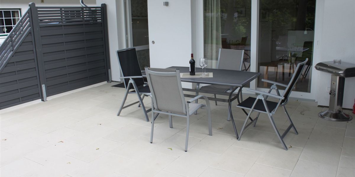 Terrasse mit Grill (L2)