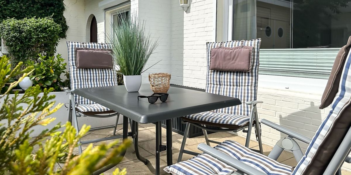 Ostsee-Bungalow-2-terrasse-garten-apparto-4