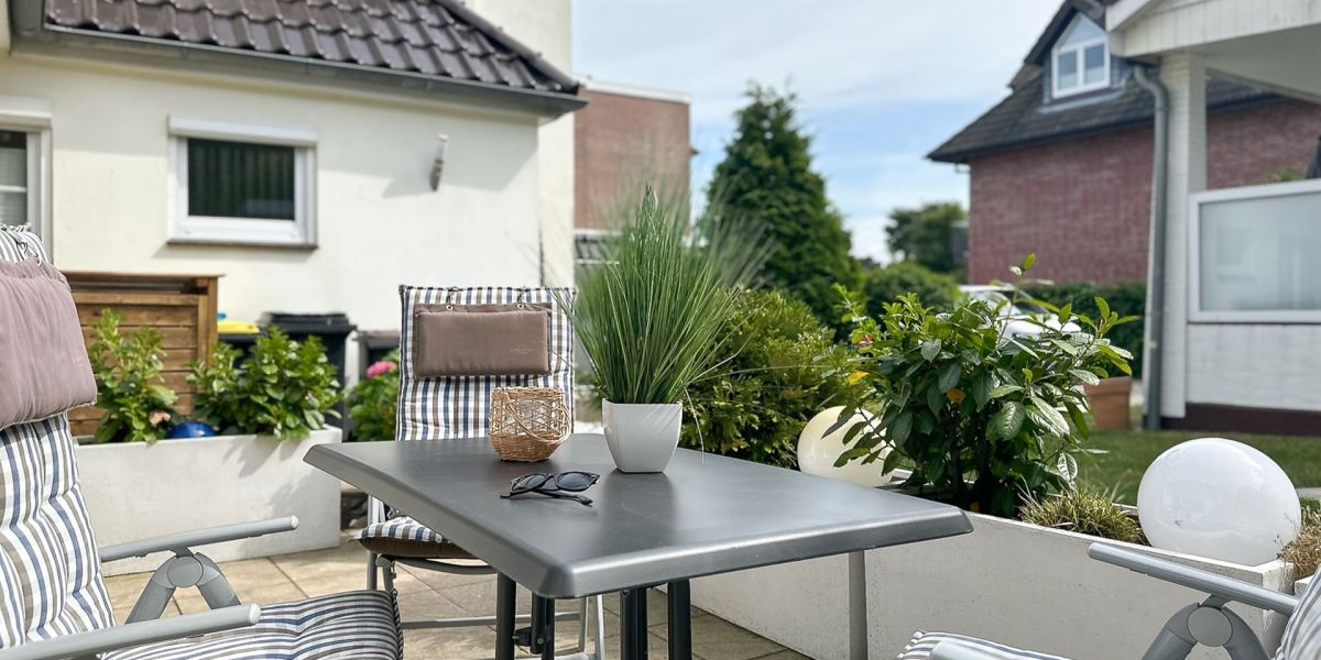Ostsee-Bungalow-2-terrasse-garten-apparto-6
