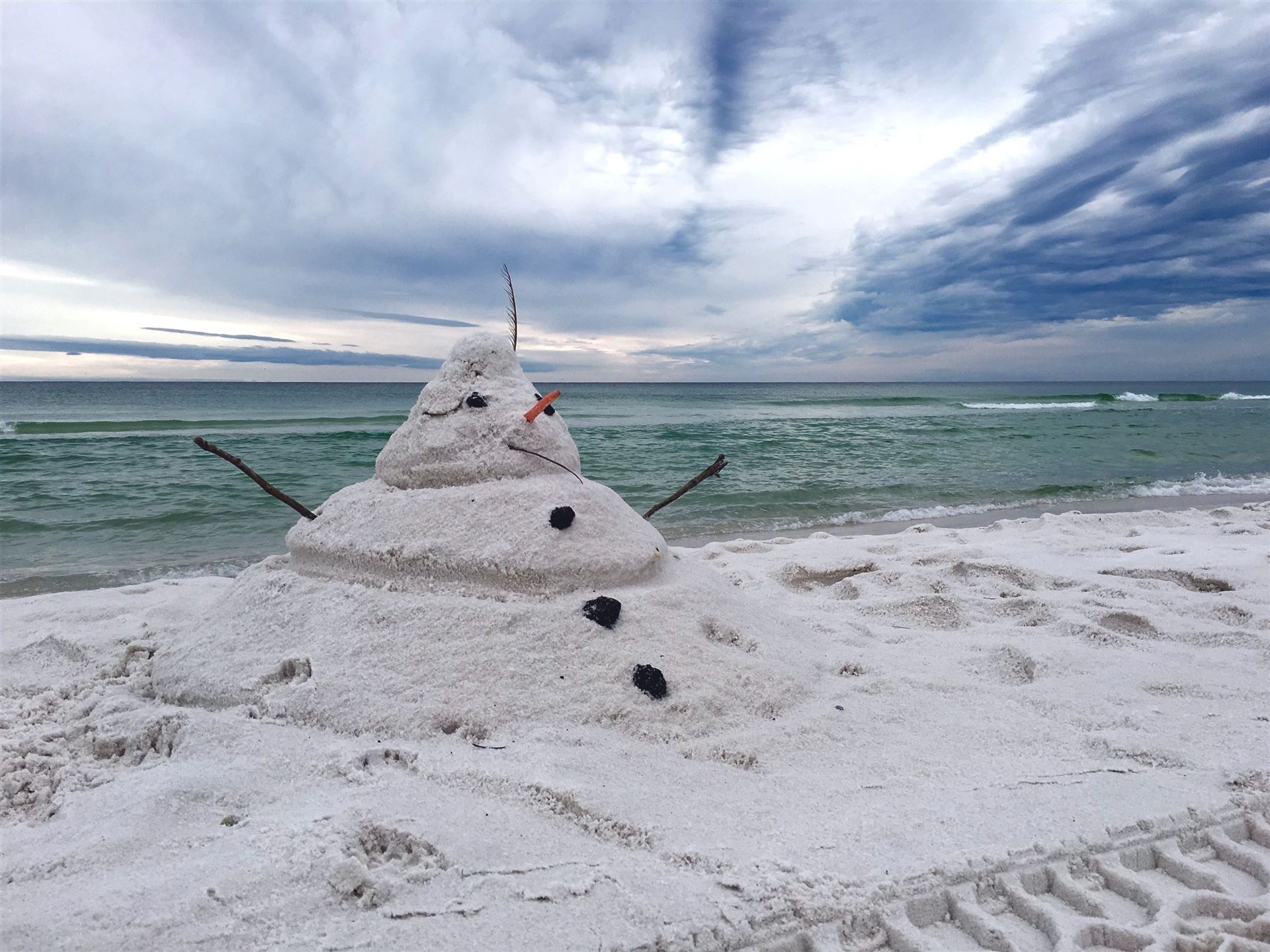Schneemann aus Sand - direkt am Strand